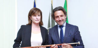 El presidente del Parlamento de Canarias, Guatavo Matos, con la anterior presidenta de la CALRE, Donatella Porzi, en Bruselas. Cedida. NOTICIAS 8 ISLAS