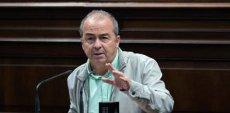 Francisco Déniz, diputado del Grupo Parlamentario Sí Podemos Canarias. Cedida. NOTICIAS 8 ISLAS.