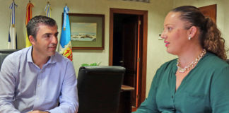 El alcalde Manuel Domínguez y la concejala Olga Jorge. Cedida. NOTICIAS 8 ISLAS.