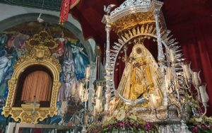 Virgen de Candelaria, este año con manto amarillo para su celebración / Cedida / NOTICIAS 8 ISLAS.