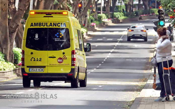 Ambulancia en servicio de urgencia. Trino Garriga. NOTICIAS 8 ISLAS.