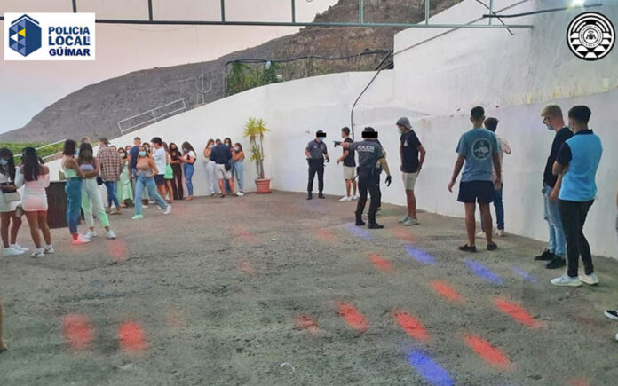 Actuación policial en Güímar en una fiesta ilegal./ Cedida.