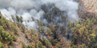 Imagen del incendio forestal de Garafía tomada desde el helicóptero del GES./ 1-1-2 Canarias.
