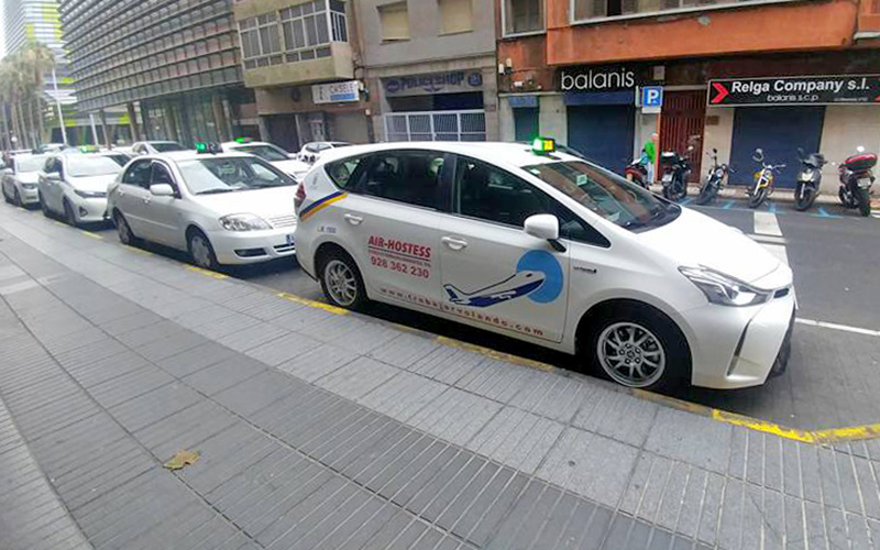 UxGC acusa al Ayuntamiento de Las Palmas de vulnerar la libertad de los taxistas