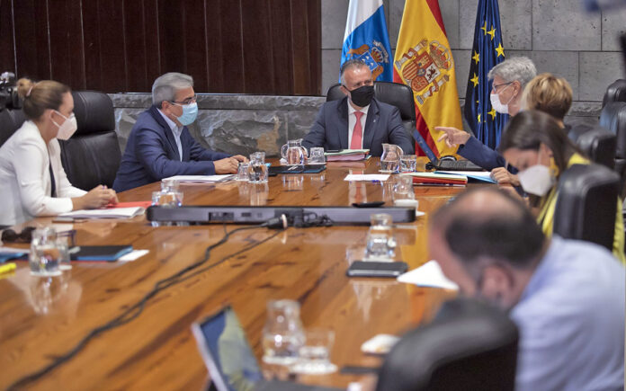 Un momento de la reunión del Consejo de Gobierno en S/C. de Tenerife./ Cedida.