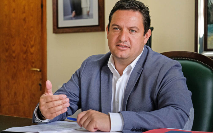 José Julián Mena, alcalde de Arona./ Cedida.