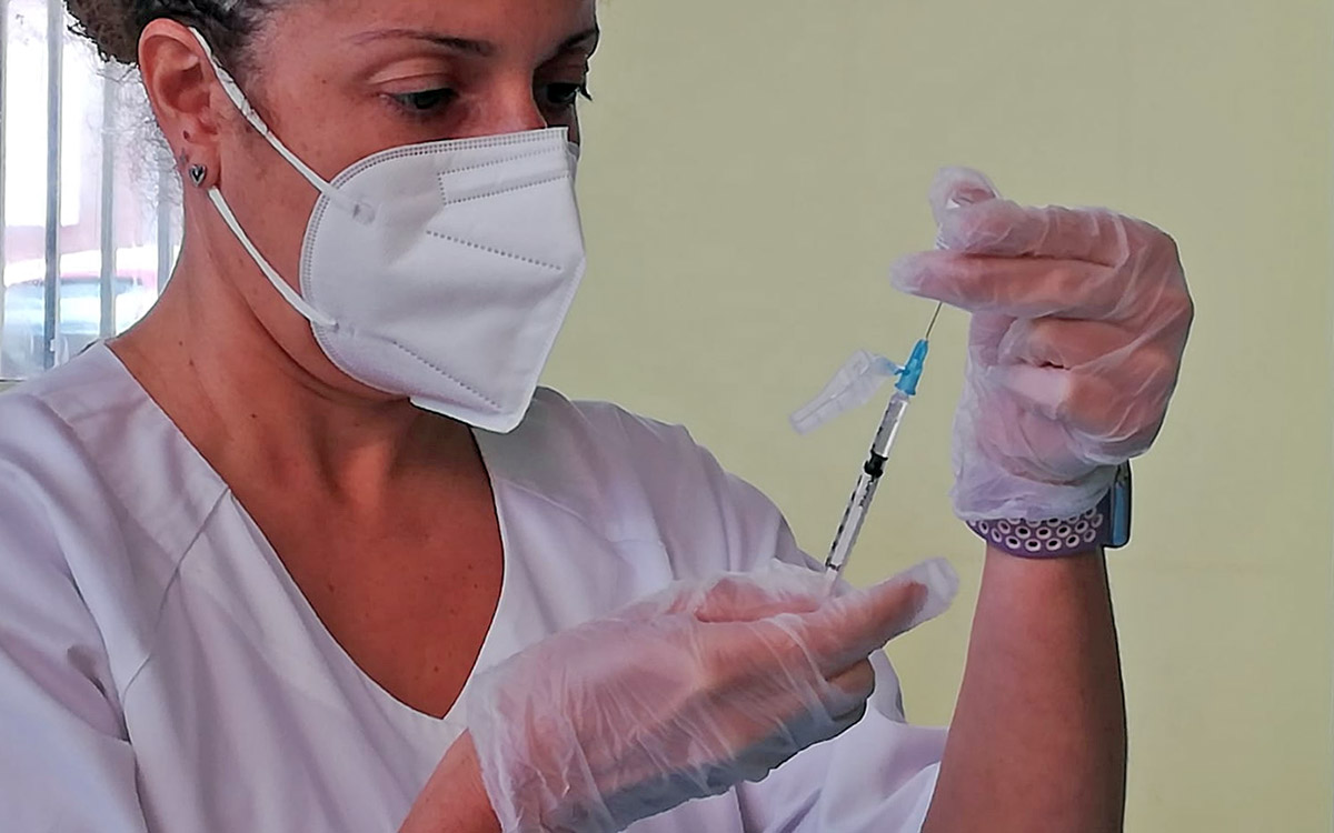 En Gran Canaria y Tenerife los mayores de 18 años sin ninguna dosis pueden vacunarse sin cita previa