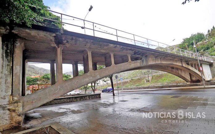 Puente que une San Andrés con la carretera de Taganana./ © Manuel Expósito.