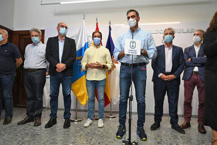 Pedro Sánchez anuncia los primeros pasos para la declaración de zona de emergencia en La Palma./ Pool Moncloa.