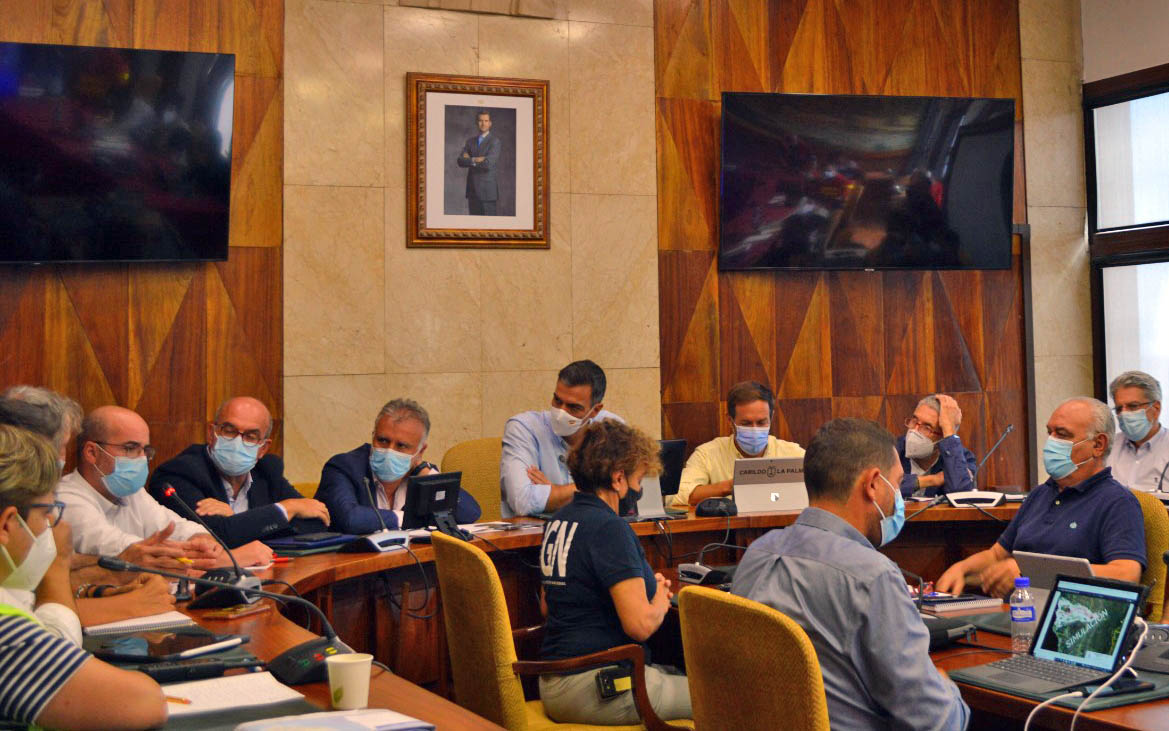 750 efectivos trabajan en el PEVOLCA para la seguridad en La Palma, junto a los ayuntamientos