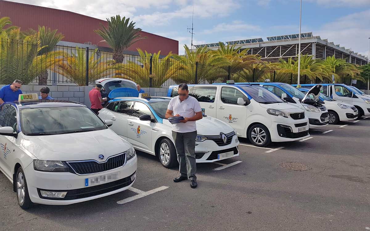 Radio-Taxis de Arona apoya la posición del alcalde en defensa del puerto de Los Cristianos