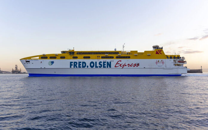 Catamarán Betancuria Express./ Fred. Olsen Express.