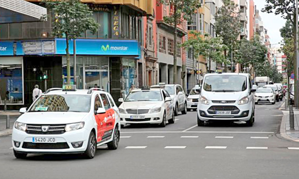 El Cabildo concede una ayuda de casi 800.000 euros al sector del taxi de Gran Canaria para renovar la flota