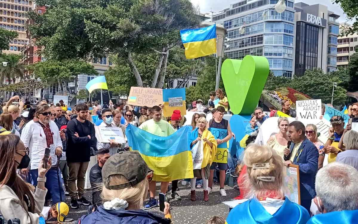 La comunidad ucraniana en Tenerife se moviliza para defender la libertad se su país 