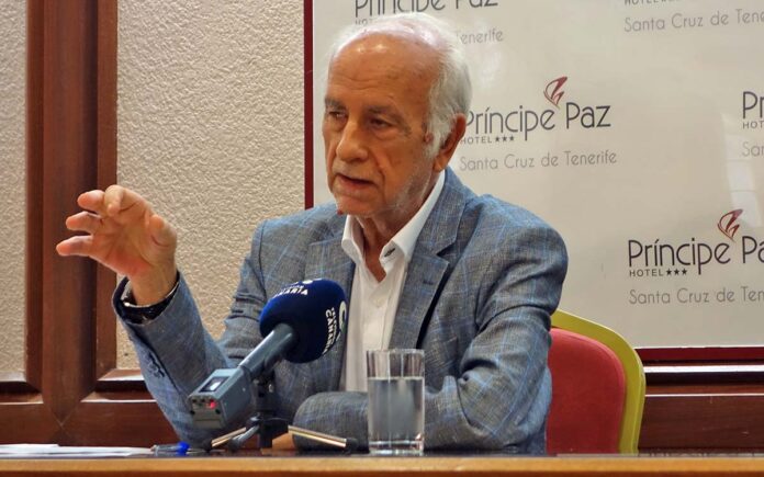 José Luis Langa González, presidente de la Plataforma Canaria de Afectados por la Ley de Costas./ Cedida.