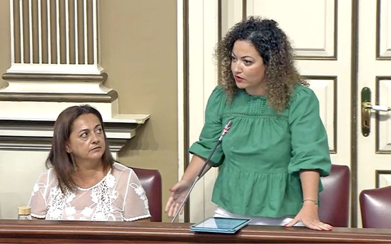 Jana González denuncia que Educación ha cerrado escuelas unitarias sin escuchar las demandas de las familias