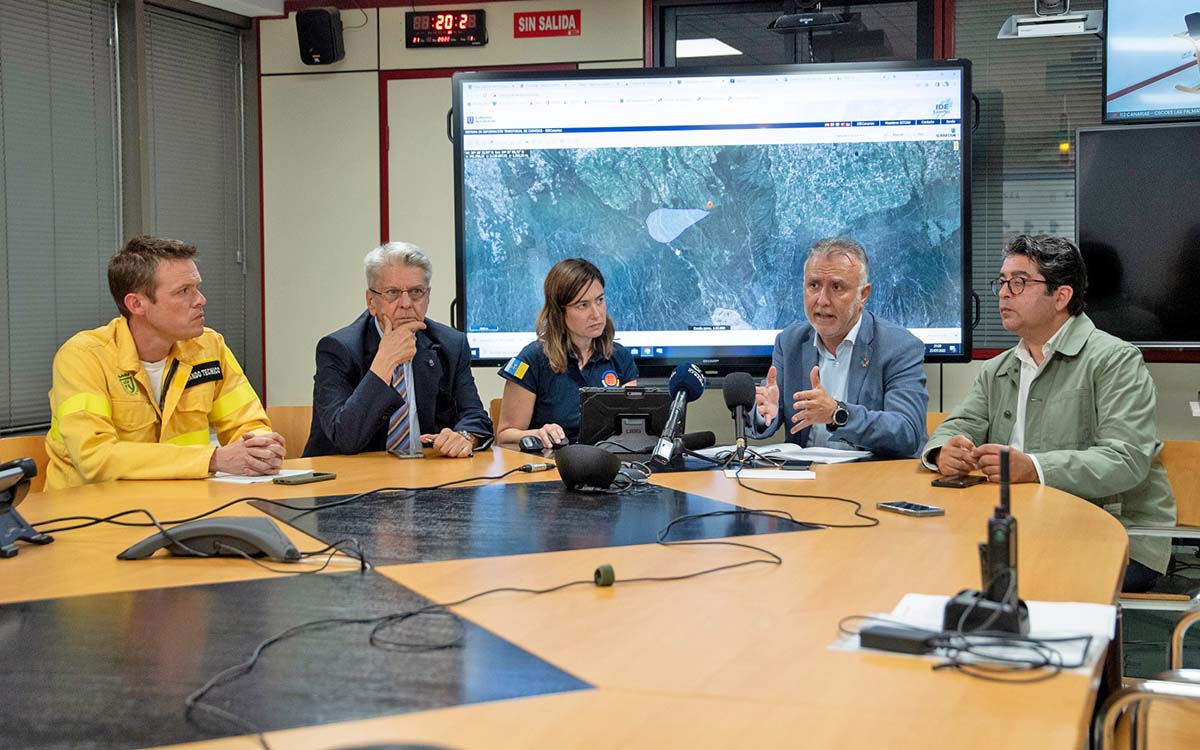 Torres: "Las próximas horas son claves para la estabilización del incendio en el norte de Tenerife"