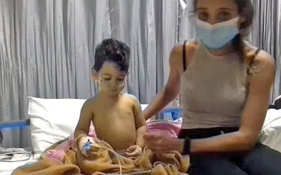 El Diputado del Común contacta con la madre del niño canario de 21 meses hospitalizado en Bali