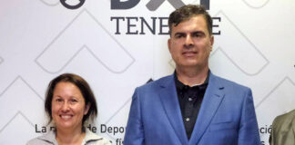 Ángel Pérez junto a la consejera insular de Deportes, Concepción Rivero. | Cedida.