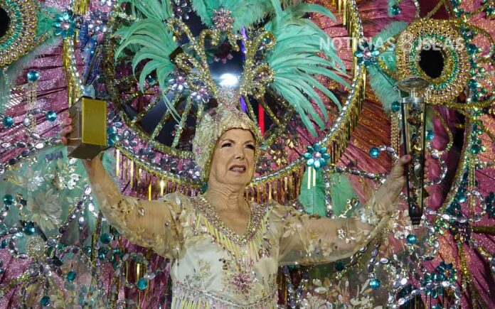 América González González, Reina de los Mayores del Carnaval de Santa Cruz. | Trino Garriga.