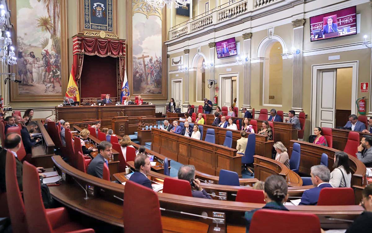 Parlamento | Torres subraya que su Gobierno ha actuado de forma inmediata y contundente en el caso Mediador