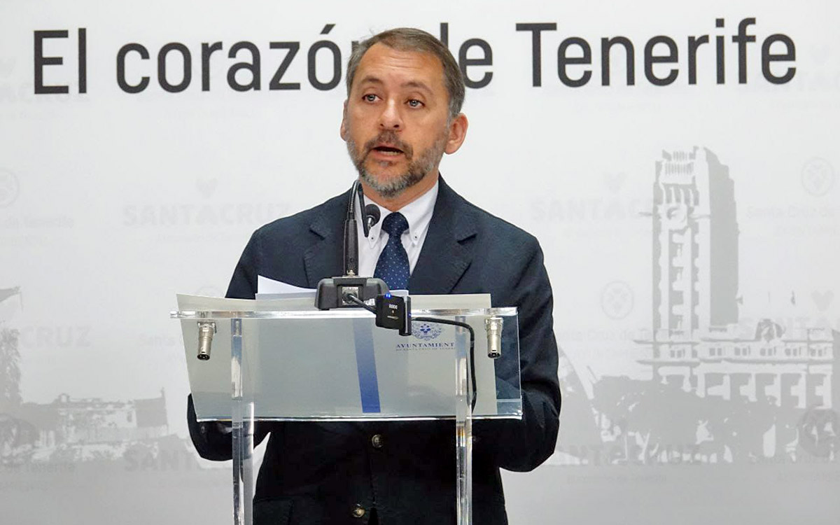 Bermúdez anuncia que el Ayuntamiento de Santa Cruz se personará contra José Ángel Martín