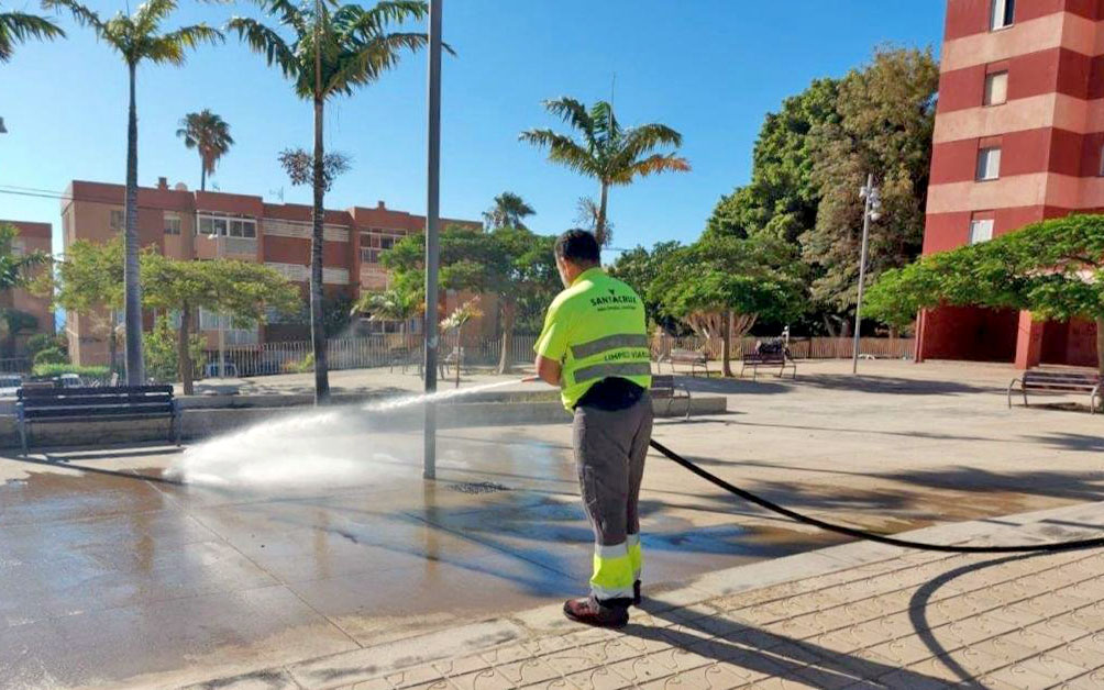Santa Cruz | Servicios Públicos ejecuta zafarranchos de limpieza en El Sobradillo y Barranco Grande