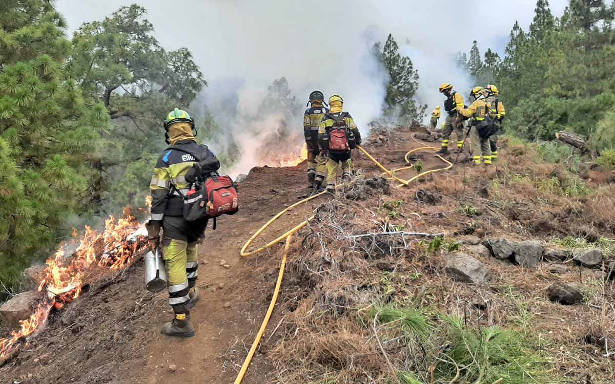 #IFPuntagorda | El incendio "se propaga activamente" y sigue requiriendo de la intervención de medios terrestres y aéreos