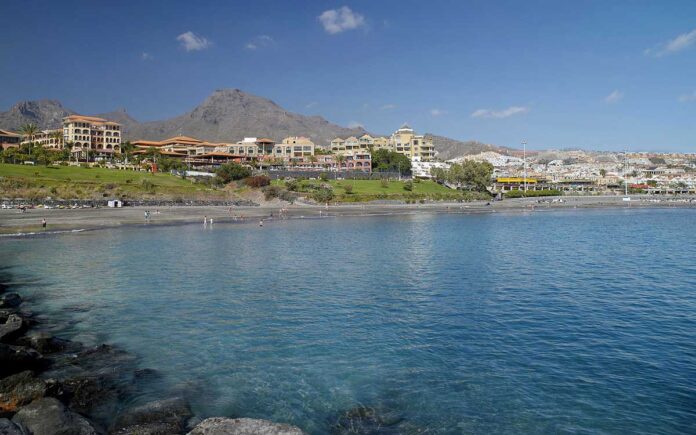 Imagen panorámica de Costa Adeje, uno de los principales núcleos turísticos de Tenerife.