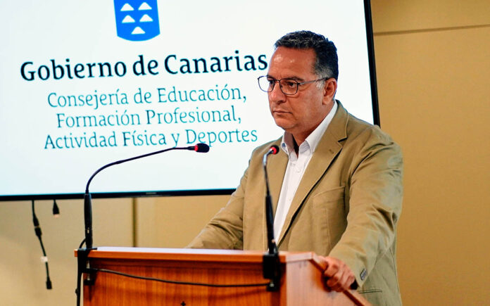 Poli Suárez, consejero de Educación, FP, Actividad Física y Deporte del gobierno de Canarias.