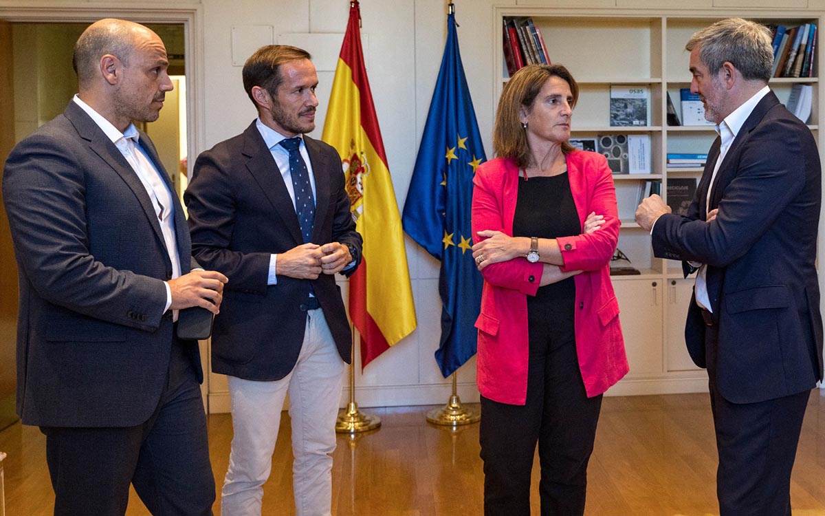 Canarias y el Estado trazan la hoja de ruta para acabar con la emergencia energética