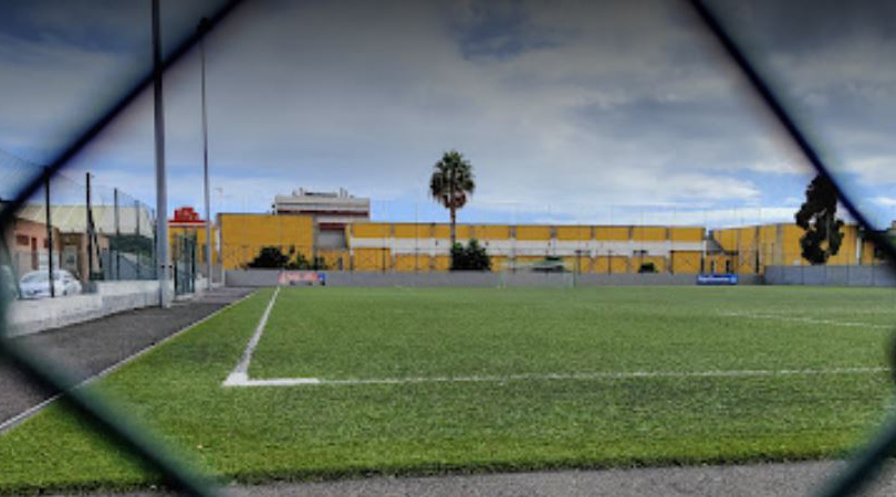 Santa Cruz adjudica la rehabilitación del césped del campo de fútbol de Los Gladiolos