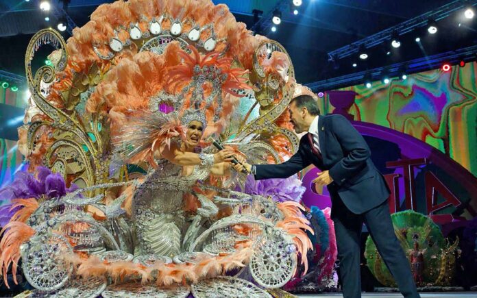 María Isabel García García, Reina de los Mayores del Carnaval de Santa Cruz.