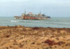 Ferry "Assalama", embarrancado desde el 30 de abril de 2008 en los fondos arenosos de Tarfaya.