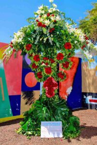 Cruz de la Asociación Familiar de Vecinos San Gerardo, primer premio del Concurso de Cruces de Flores Naturales de las Fiestas de Mayo 2024.