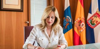 Rosa Dávila, presidenta del Cabildo de Tenerife, ha firmado hoy el decreto de la declaración de emergencia hídrica para Tenerife.