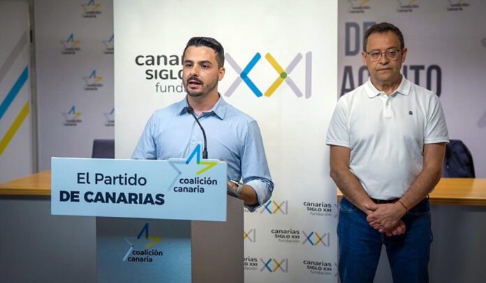 El secretario de Organización de Coalición Canaria (CC), David Toledo, y el presidente de la Fundación Canaria Siglo XXI, Manuel Jorge.