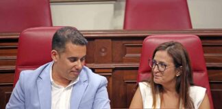 Los diputados de NC-bc por Fuerteventura y Lanzarote, Natalia Santana y Yoné Caraballo.