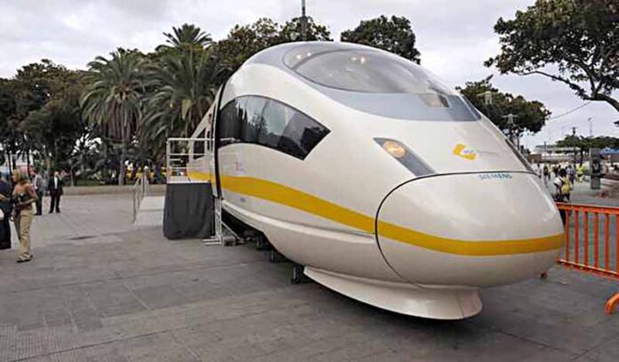 Tren en parque de San Telmo, en GC (Foto Autoridad Única del Transporte).