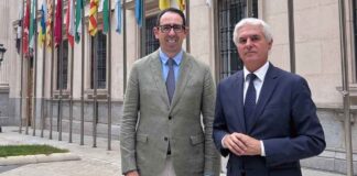 Carlos Sánchez, diputado del PP por Las Palmas y portavoz del PP en la Comisión Mixta sobre Insularidad; y Cristóbal Marqués, senador por Menorca y portavoz adjunto de la Comisión.