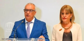 Luis Campos y Esther González, diputados de NC-BC en el Parlamento de Canarias.