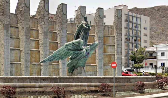 Monumento a Franco, escultura del escultor Juan de Ávalos, Santa Cruz de Tenerife.