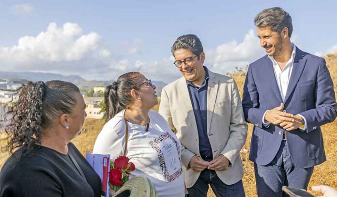 El presidente del Grupo Socialista en el Cabildo de Tenerife y el alcalde de La Laguna, Luis Yeray Gutiérrez.